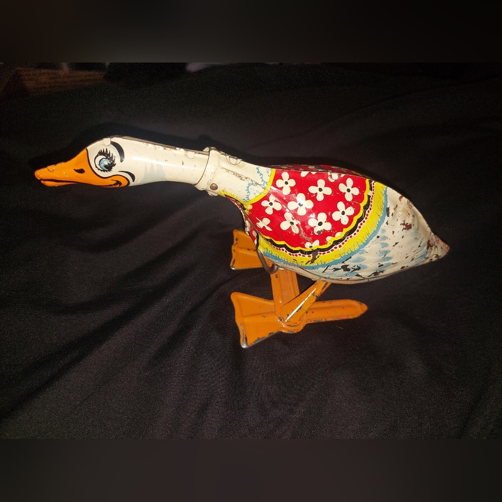 Vintage Tin Gurdie The Goose Wind Up Toy!